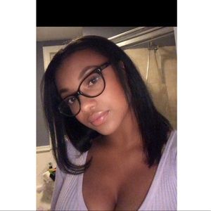 Meet your Posher, Claudia